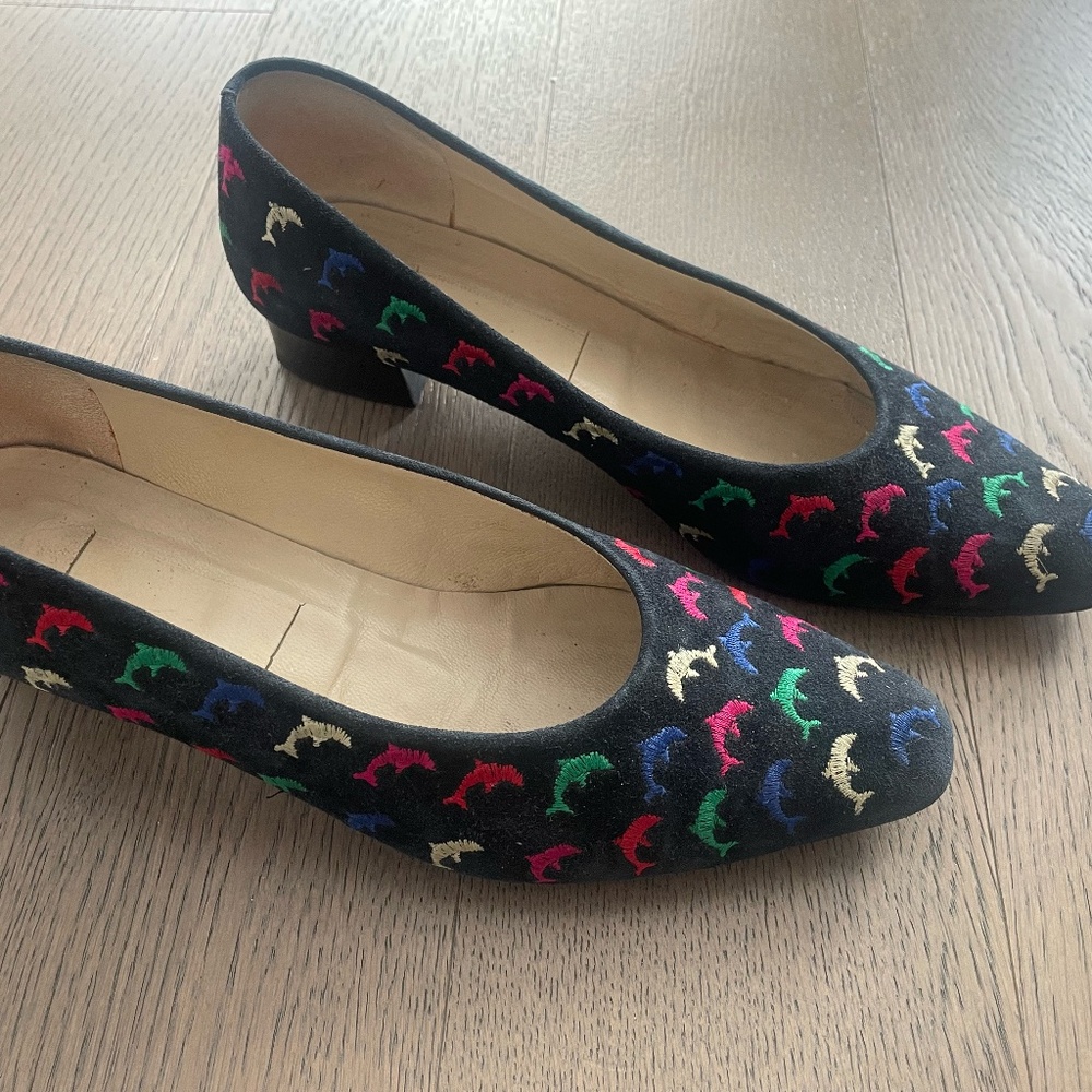 Unique vintage Italian suede dolphin embroidered shoes size EU 39.5 - US 9